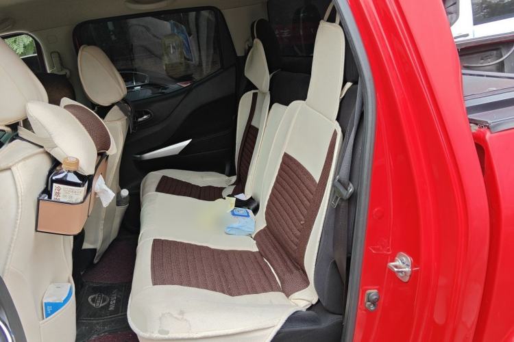 Used Nissan Navara 2017 2.5L Automatic 4x4 Luxury Edition QR25 Left Rear Seat