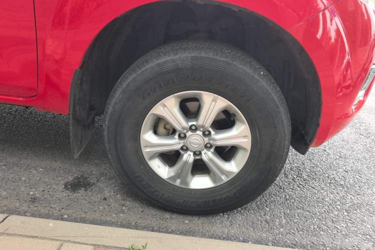 Used Nissan Navara 2017 2.5L Automatic 4x4 Luxury Edition QR25 Right Front Wheel Hub