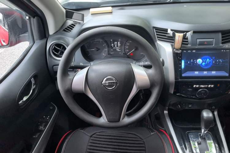 Used Nissan Navara 2017 2.5L Automatic 4x4 Luxury Edition QR25 Steering Wheel