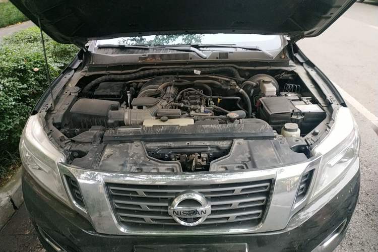 Used Nissan Navara 2017 2.5L Automatic 4x4 Luxury Edition QR25 Engine Bay