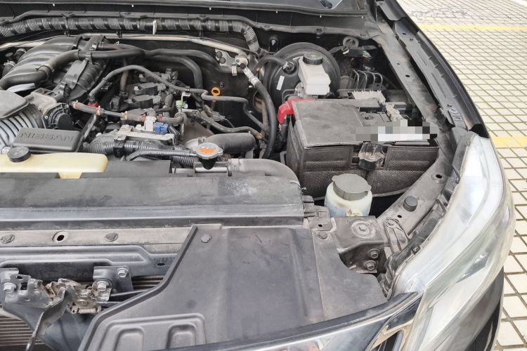 Used Nissan Navara 2017 2.5L Automatic 2WD Luxury Edition QR25 Engine Bay Left