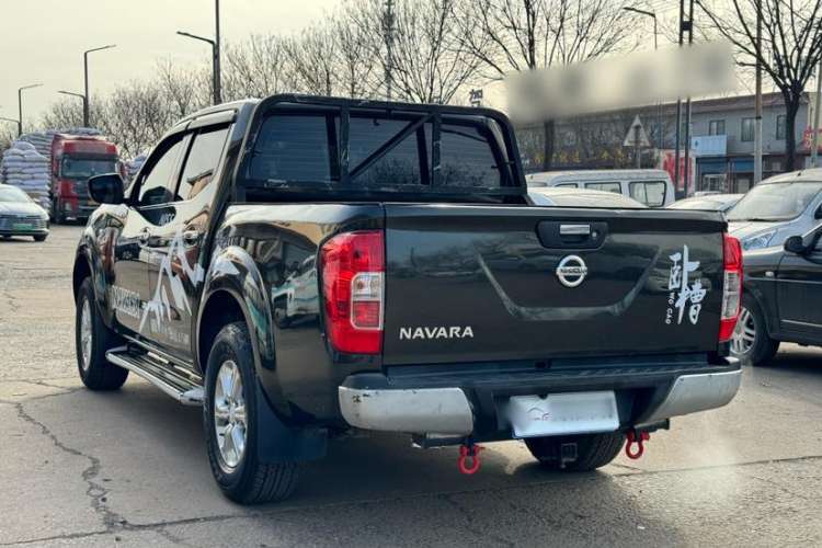 Used Nissan Navara 2017 2.5L Automatic 2WD Luxury Edition QR25 Exterior 3