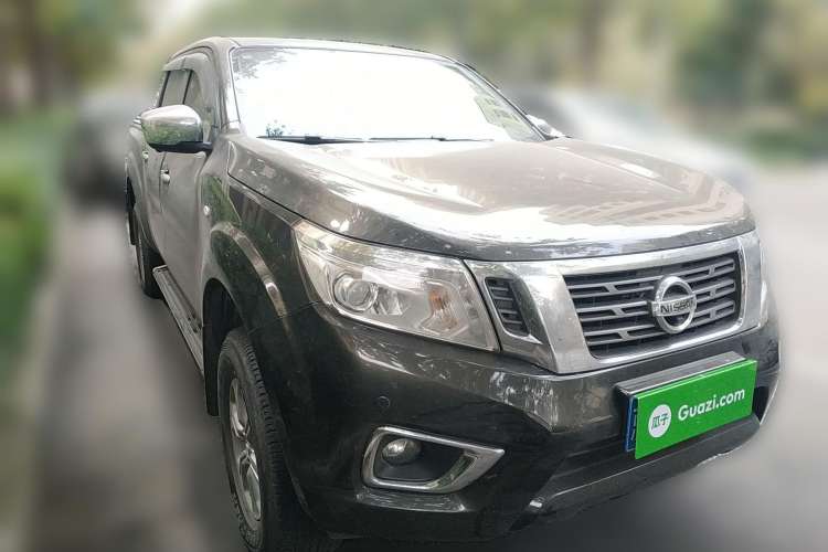 Used Nissan Navara 2017 2.5L Automatic 4x4 Luxury Edition QR25 Front Right 45 Deg