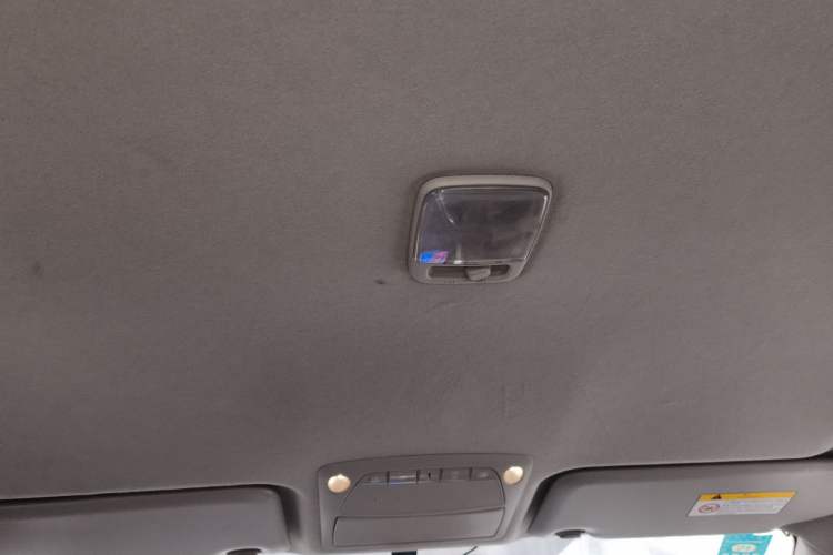Used Nissan Navara 2017 2.5L Automatic 4x4 Luxury Edition QR25 Headliner