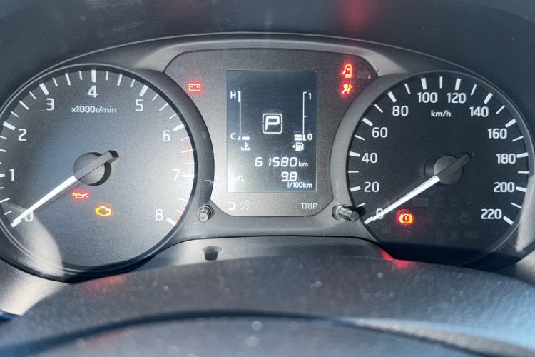Used Nissan Navara 2017 2.5L Automatic 2WD Luxury Edition QR25 Odometer Close Up