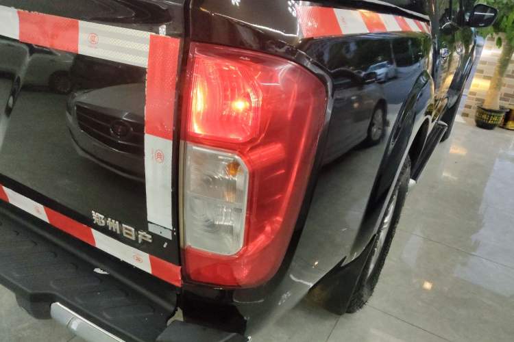 Used Nissan Navara 2017 2.5L Automatic 4x4 Luxury Edition QR25 Right Rear Taillight