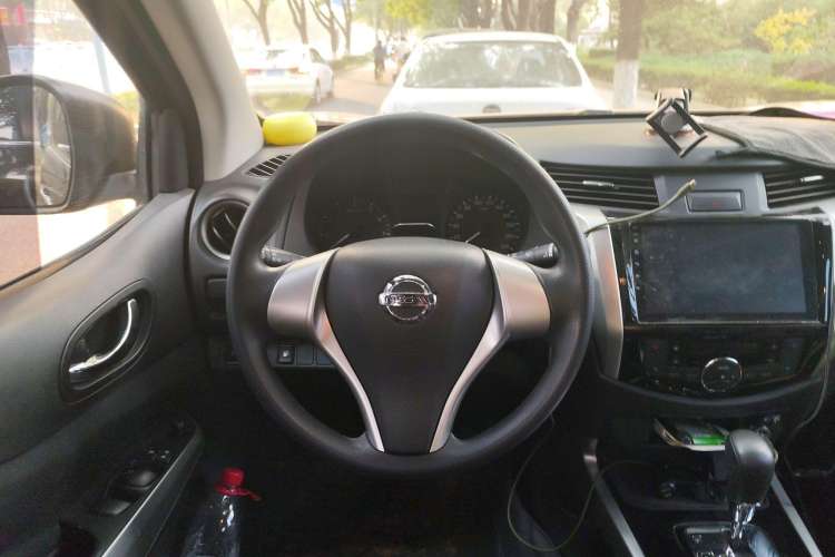Used Nissan Navara 2017 2.5L Automatic 2WD Luxury Edition QR25 Steering Wheel