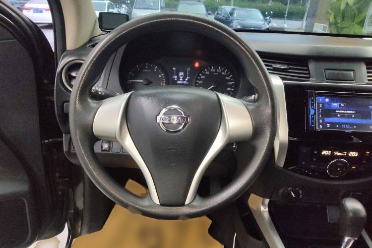 Used Nissan Navara 2017 2.5L Automatic 4x4 Luxury Edition QR25 Steering Wheel