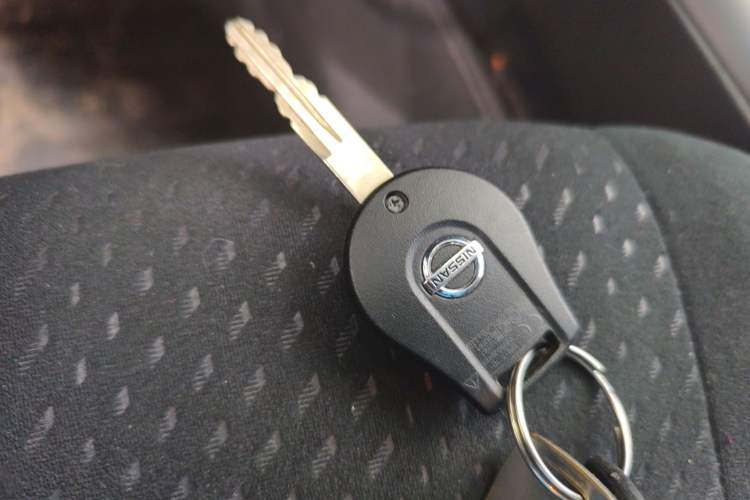 Used Nissan Navara 2017 2.5L Automatic 2WD Luxury Edition QR25 Vehicle Key
