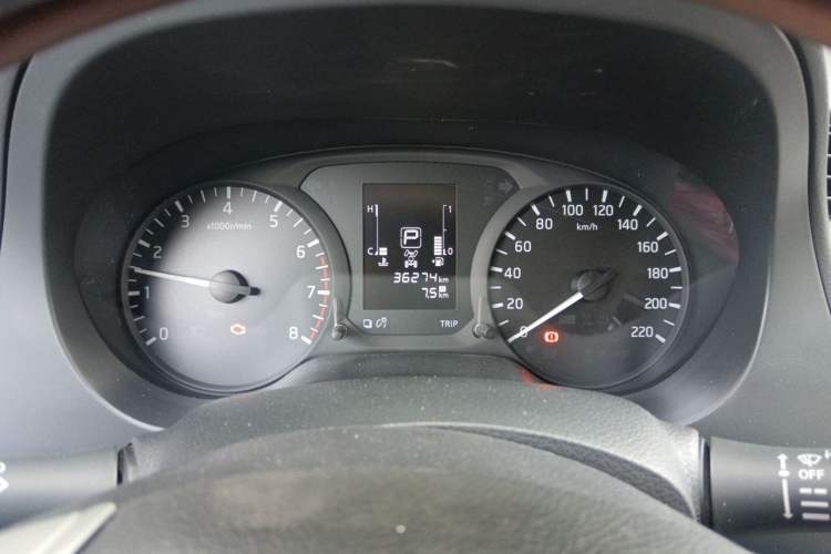 Used Nissan Navara 2017 2.5L Automatic 4x4 Luxury Edition QR25 Instrument Cluster