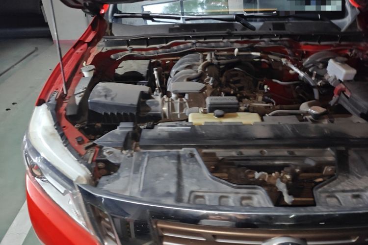 Used Nissan Navara 2017 2.5L Automatic 4x4 Luxury Edition QR25 Engine Bay Right