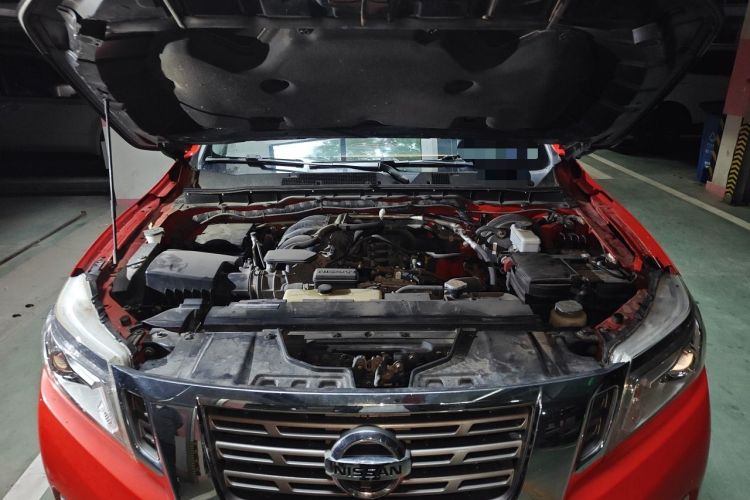 Used Nissan Navara 2017 2.5L Automatic 4x4 Luxury Edition QR25 Engine Bay