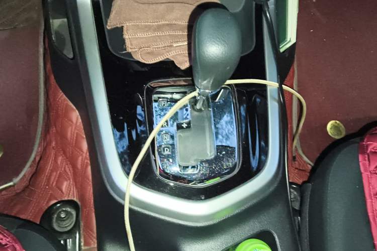Used Nissan Navara 2017 2.5L Automatic 2WD Luxury Edition QR25 Gear Lever