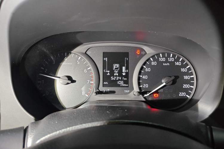 Used Nissan Navara 2017 2.5L Automatic 4x4 Luxury Edition QR25 Instrument Cluster