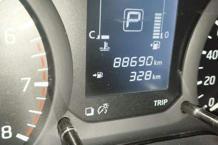 Used Nissan Navara 2017 2.5L Automatic 2WD Luxury Edition QR25 Odometer Close Up