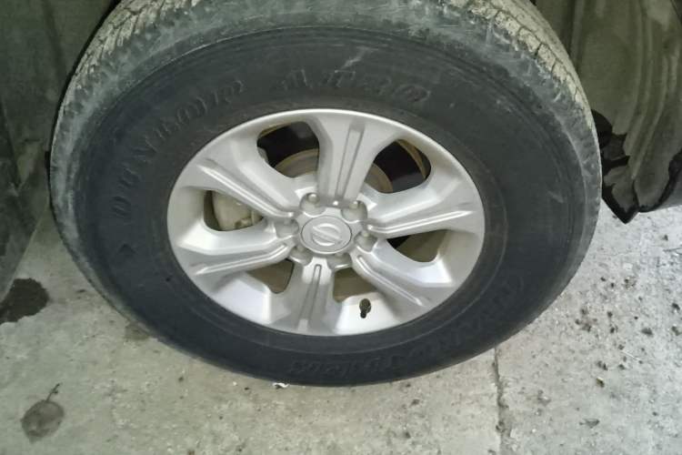 Used Nissan Navara 2017 2.5L Automatic 2WD Luxury Edition QR25 Right Front Wheel Hub