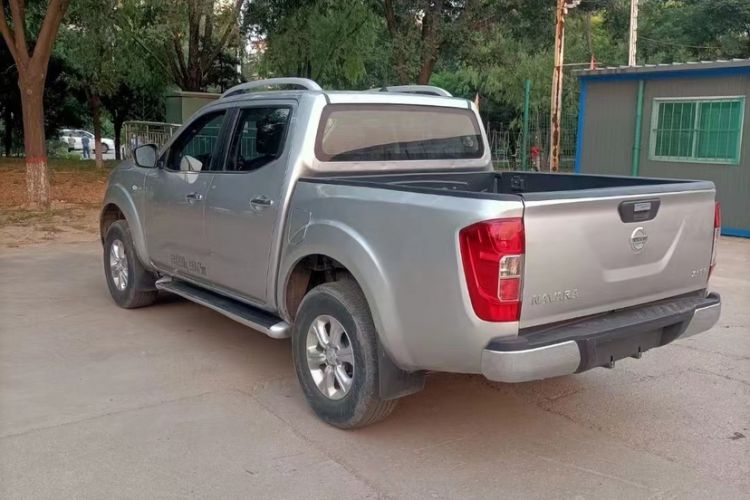 Used Nissan Navara 2017 2.5L Automatic 4x4 Luxury Edition QR25 Exterior 3