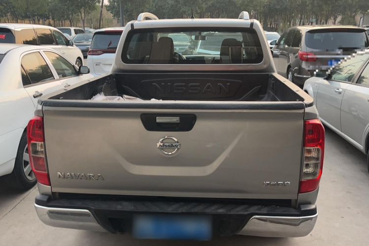 Used Nissan Navara 2017 2.5L Automatic 4x4 Luxury Edition QR25 Exterior 4