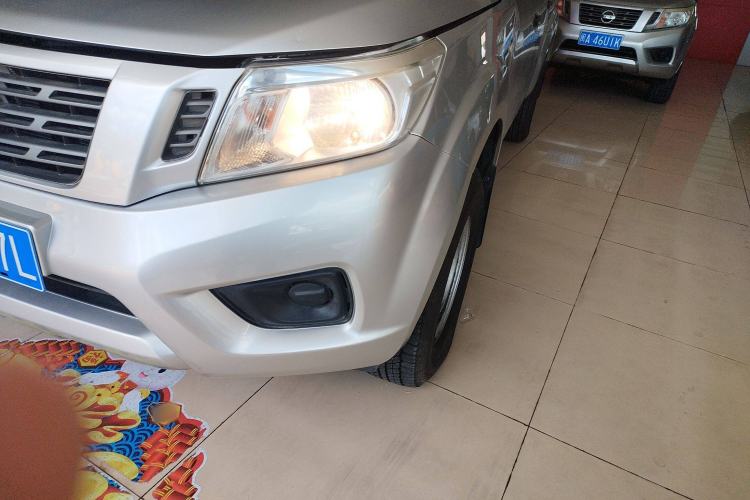 Used Nissan Navara 2017 2.5L Manual 4x4 Standard Edition QR25 Left Front Headlight