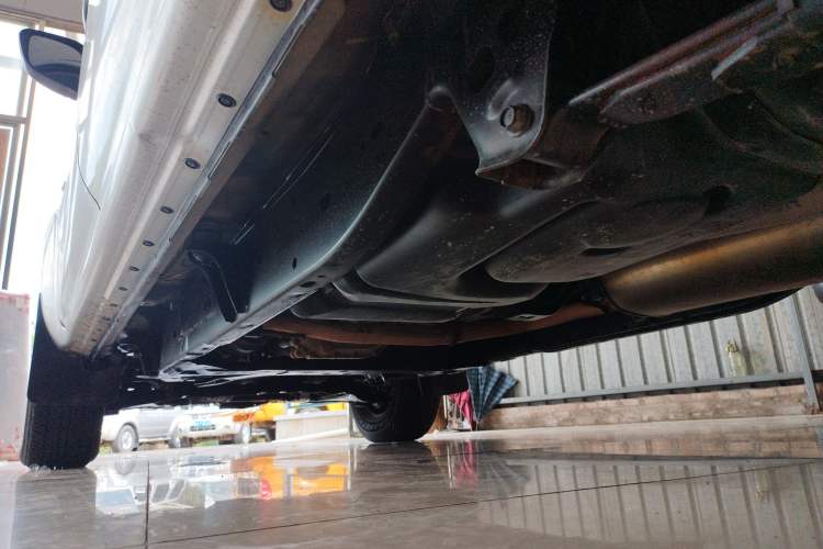 Used Nissan Navara 2017 2.5L Manual 4x4 Standard Edition QR25 Left Side Sill