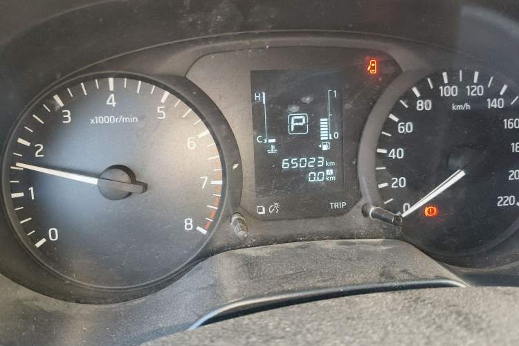 Used Nissan Navara 2017 2.5L Automatic 2WD Luxury Edition QR25 Odometer Close Up