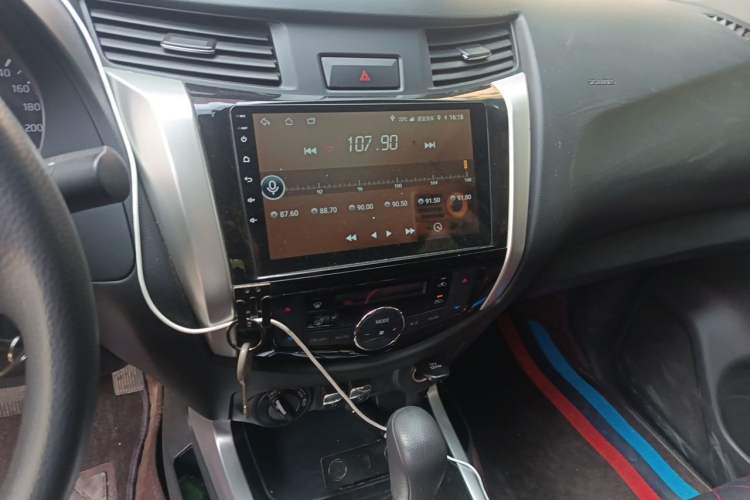 Used Nissan Navara 2017 2.5L Automatic 4x4 Luxury Edition QR25 Audio And AC Panel