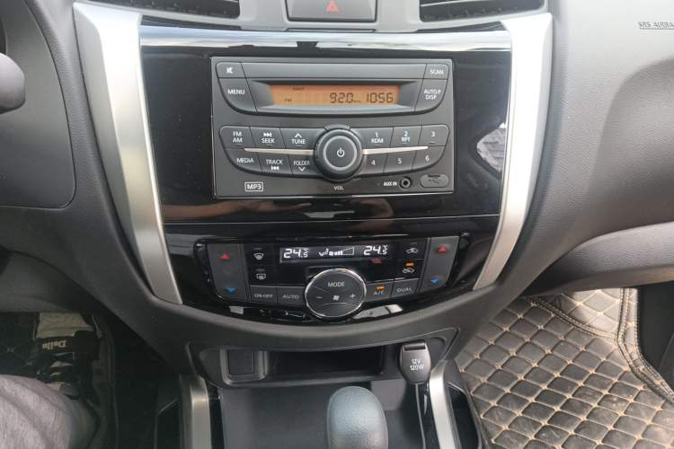 Used Nissan Navara 2017 2.5L Automatic 2WD Luxury Edition QR25 Audio And AC Panel