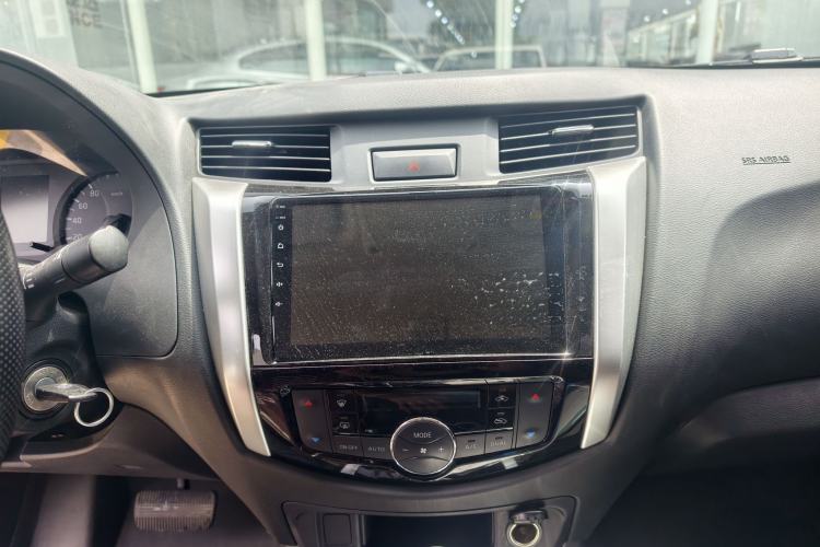 Used Nissan Navara 2017 2.5L Automatic 2WD Luxury Edition QR25 Audio And AC Panel