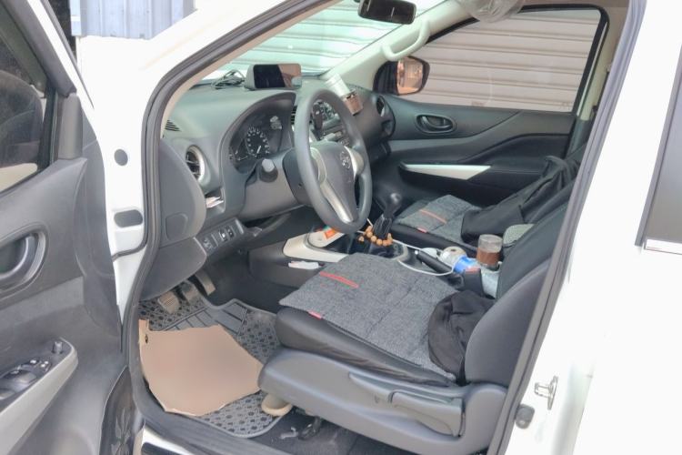 Used Nissan Navara 2017 2.5L Manual Two-Wheel Drive Standard Edition QR25 Driver Seat