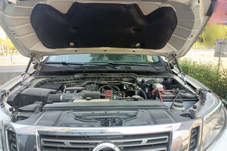 Used Nissan Navara 2017 2.5L Automatic 4x4 Luxury Edition QR25 Engine Bay