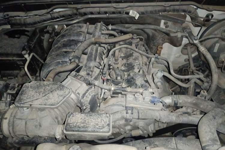 Used Nissan Navara 2017 2.5L Manual Two-Wheel Drive Standard Edition QR25 Engine Bay