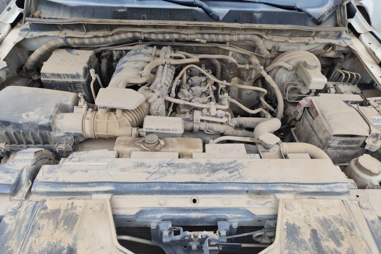 Used Nissan Navara 2017 2.5L Automatic 4x4 Luxury Edition QR25 Engine Bay