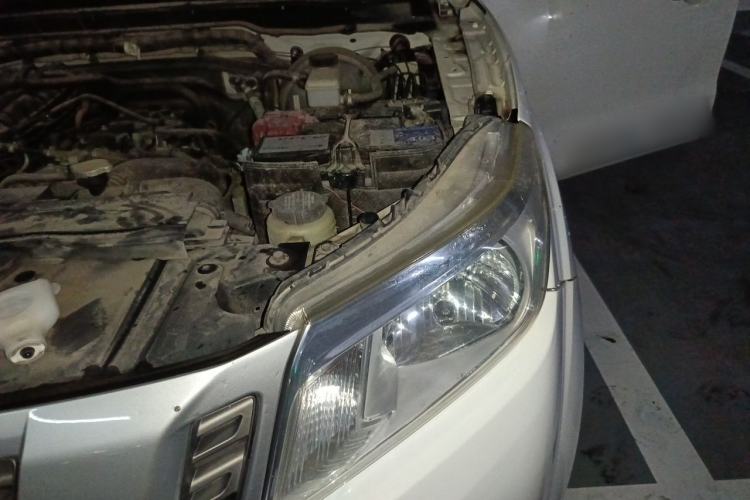 Used Nissan Navara 2017 2.5L Manual Two-Wheel Drive Standard Edition QR25 Engine Bay Left