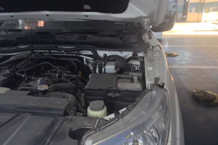 Used Nissan Navara 2017 2.5L Automatic 2WD Luxury Edition QR25 Engine Bay Left