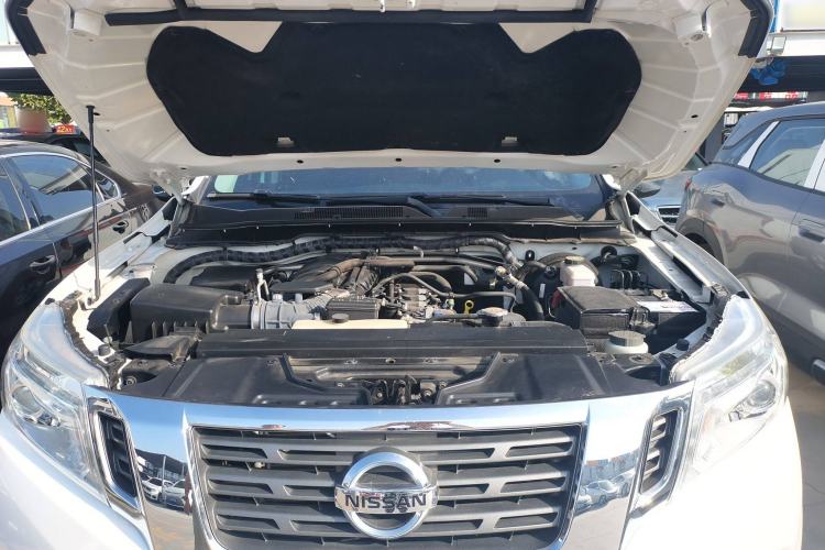 Used Nissan Navara 2017 2.5L Automatic 4x4 Luxury Edition QR25 Engine Bay