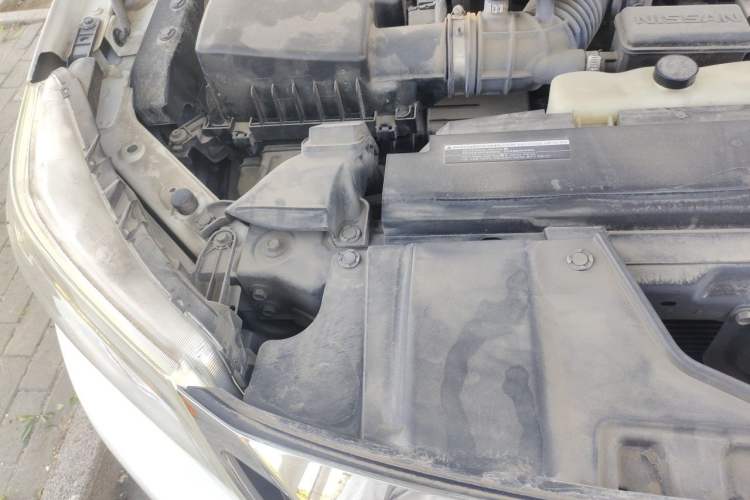 Used Nissan Navara 2017 2.5L Automatic 2WD Luxury Edition QR25 Engine Bay Right