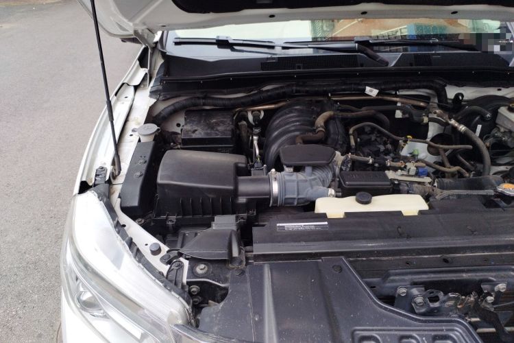 Used Nissan Navara 2017 2.5L Automatic 4x4 Luxury Edition QR25 Engine Bay Right