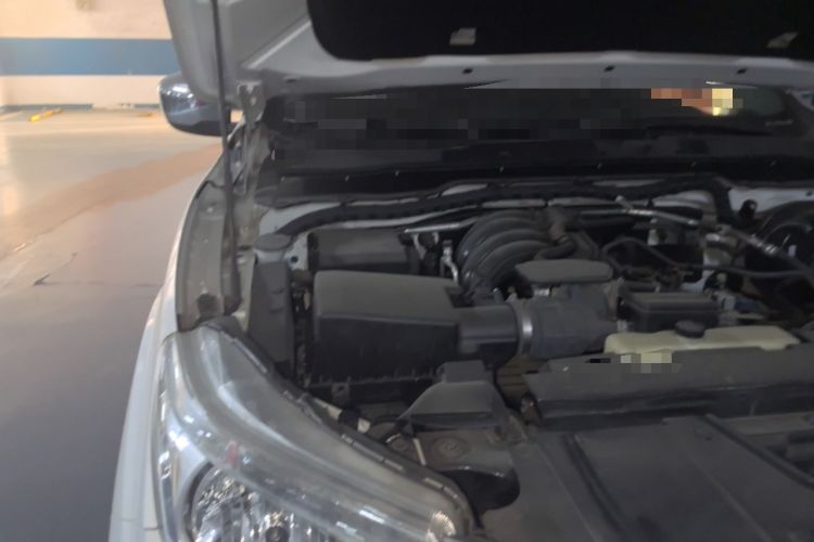 Used Nissan Navara 2017 2.5L Automatic 2WD Luxury Edition QR25 Engine Bay Right