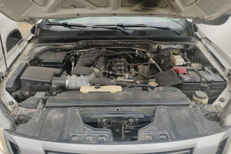 Used Nissan Navara 2017 2.5L Manual Two-Wheel Drive Standard Edition QR25 Engine Bay