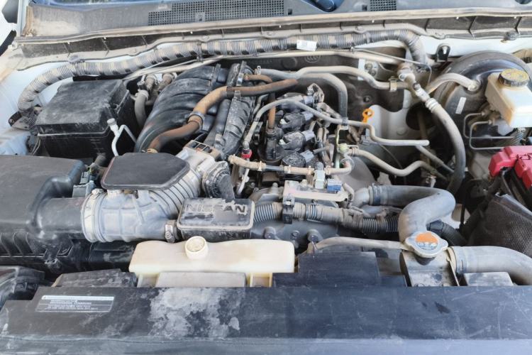 Used Nissan Navara 2017 2.5L Automatic 2WD Luxury Edition QR25 Engine Bay