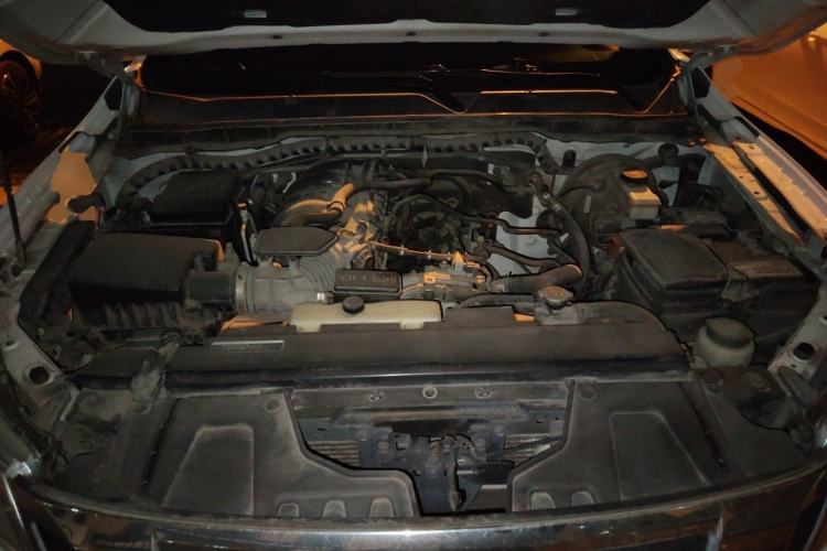 Used Nissan Navara 2017 2.5L Automatic 4x4 Luxury Edition QR25 Engine Bay