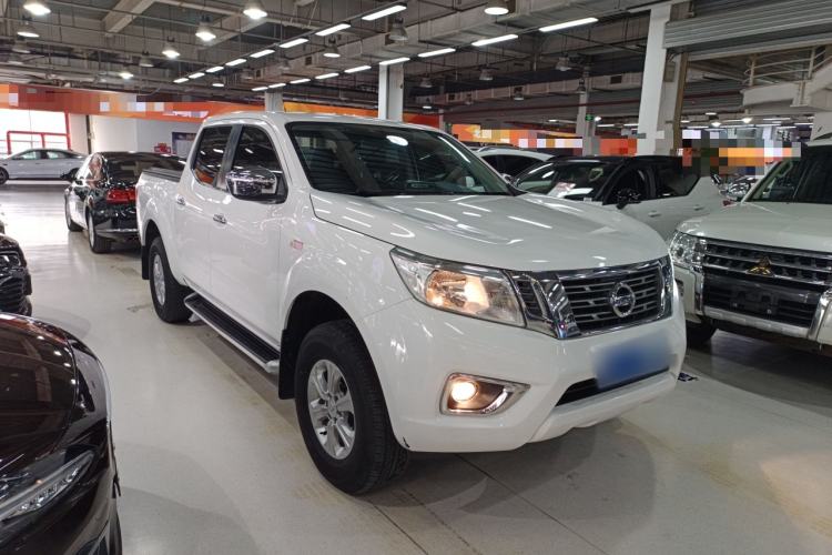 Used Nissan Navara 2017 2.5L Automatic 2WD Luxury Edition QR25 Exterior 1