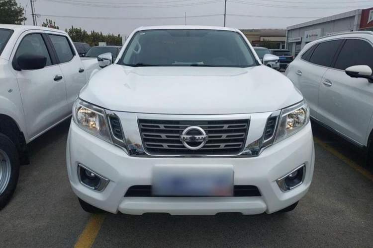 Used Nissan Navara 2017 2.5L Automatic 2WD Luxury Edition QR25 Exterior 1