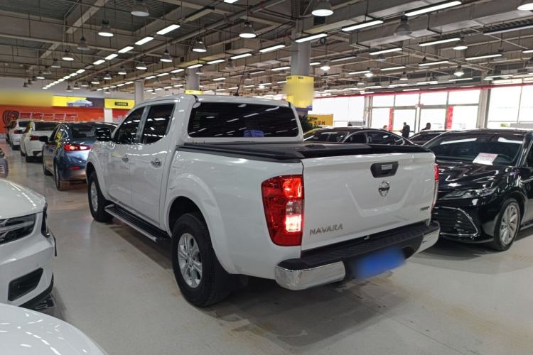 Used Nissan Navara 2017 2.5L Automatic 2WD Luxury Edition QR25 Exterior 2
