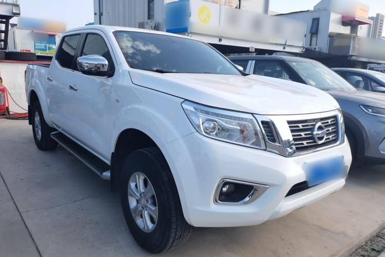Used Nissan Navara 2017 2.5L Automatic 4x4 Luxury Edition QR25 Exterior 2