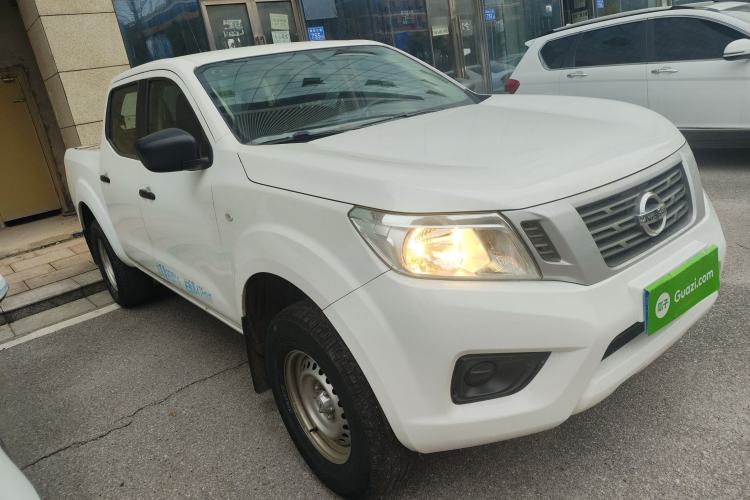 Used Nissan Navara 2017 2.5L Manual Two-Wheel Drive Standard Edition QR25 Exterior 2