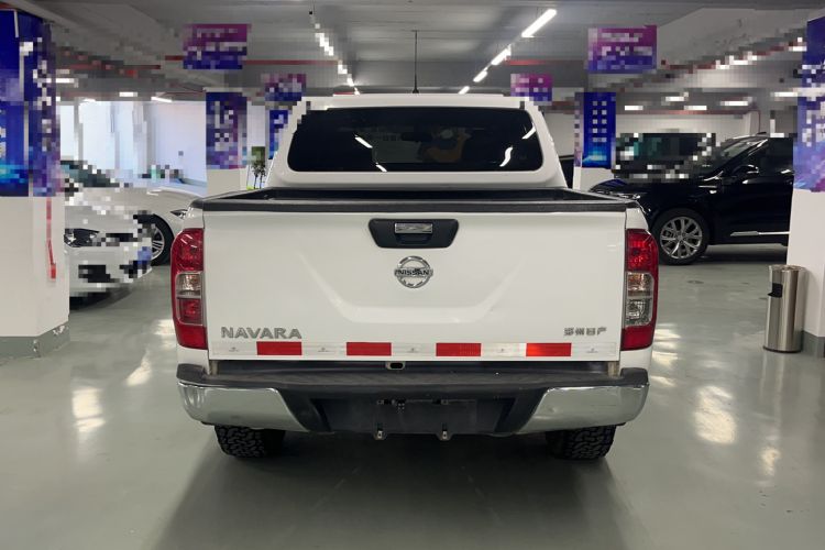 Used Nissan Navara 2017 2.5L Automatic 4x4 Luxury Edition QR25 Exterior 4