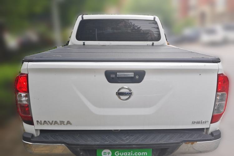 Used Nissan Navara 2017 2.5L Automatic 2WD Luxury Edition QR25 Exterior 4