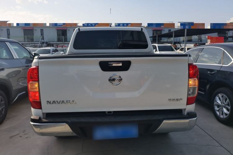 Used Nissan Navara 2017 2.5L Automatic 4x4 Luxury Edition QR25 Exterior 4