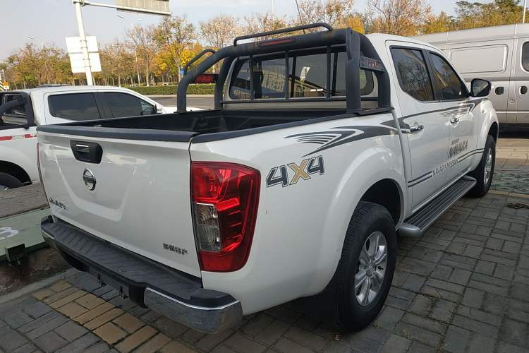 Used Nissan Navara 2017 2.5L Automatic 2WD Luxury Edition QR25 Exterior 5